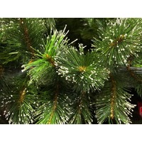 9&#39;X14&#39; GREEN GARLAND ALASKAN  PINE  WITH  SILVER  GLITTER 80 Tips