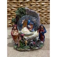 NATIVITY SCENE TRADITIONAL