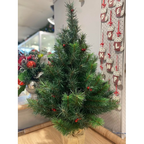 90cm Rich Spruce Tree with Berry & Burlap - 95 Tips